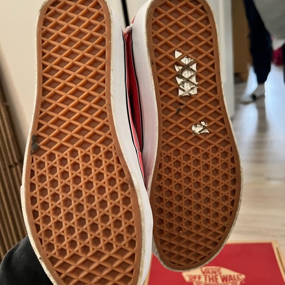 Strawberry Sk8-Hi Suede Vans - Picture 5 of 6